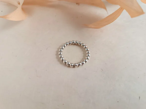 Anillo Apilable de Plata - Diseño Elegante